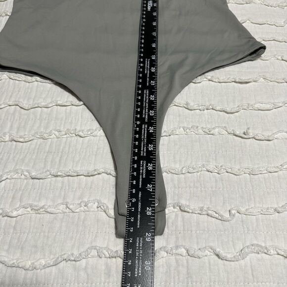 Meshki Haven Short Sleeve Bodysuit Green Size L Embroidered Logo - Picture 9 of 12